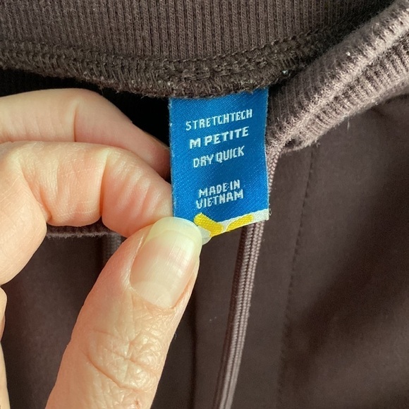 Old Navy Quick Dry Jogger - Picture 5 of 13